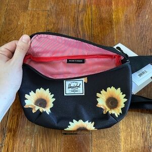NWT Herschel Sunflower fanny pack